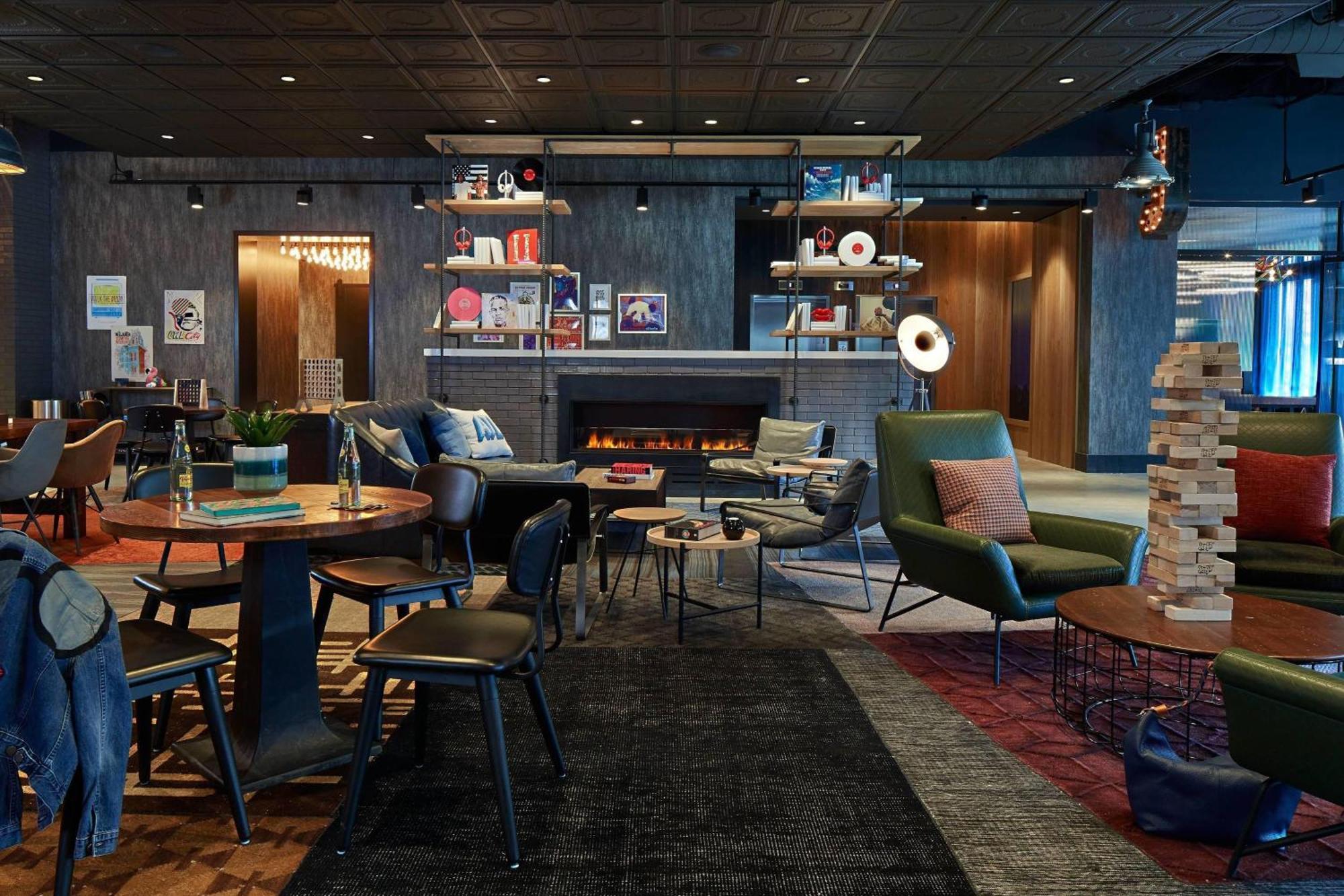 Moxy Atlanta Midtown Hotel Exterior photo